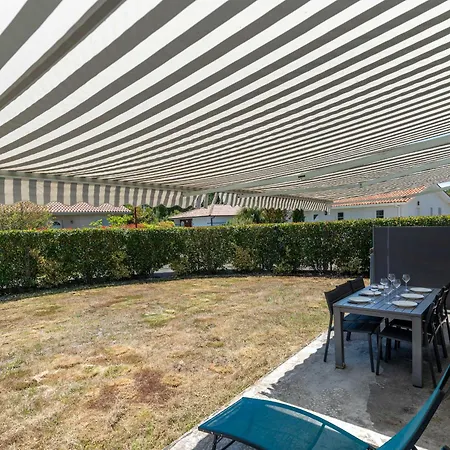 Holiday home Maison Familiale A Gastes, 400m Du Lac, Climatisee, Jardin, 6 Pers. - Menage Inclus - Fr-1-319-575 *